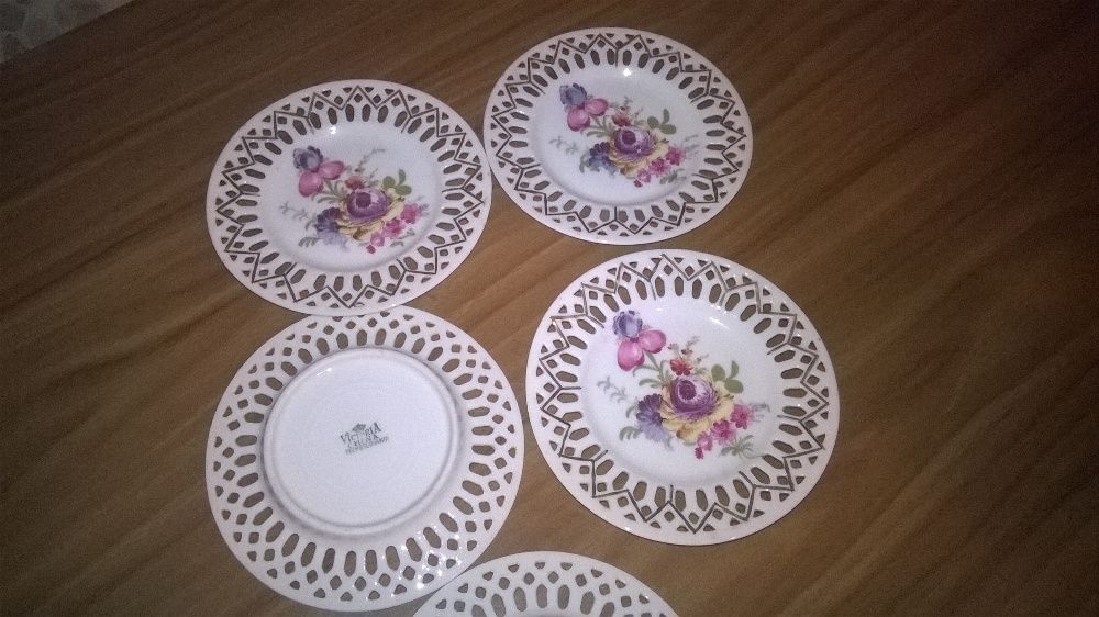 Talerzyki deserowe Victoria-ażurowe SYGNOWANE.Porcelana
