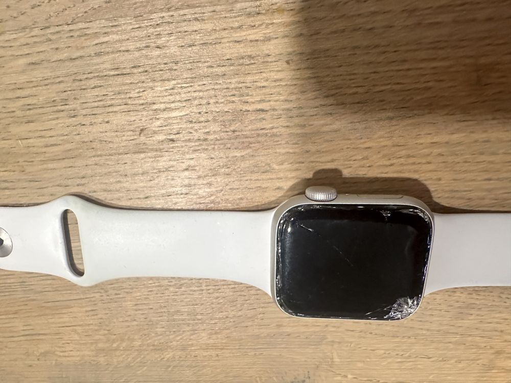 Apple iWatch SE, 40mm, zbita szybka