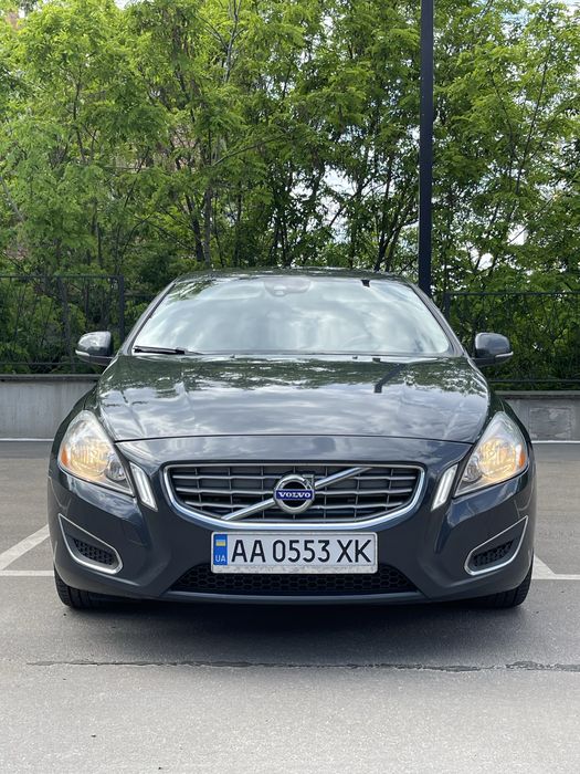 Volvo S60 T5 седан