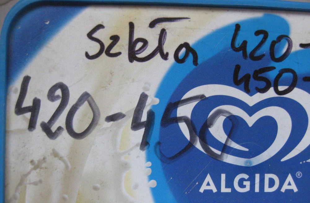 Stare szkła do zegarków i budzików