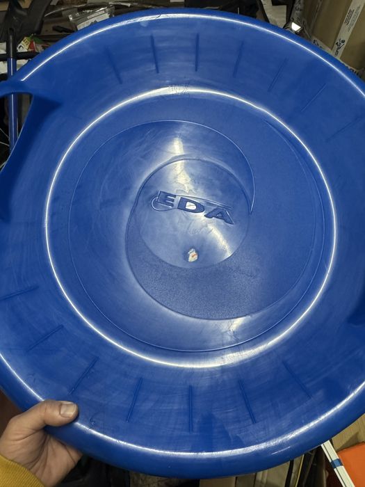 Treno/ escorrega para a neve