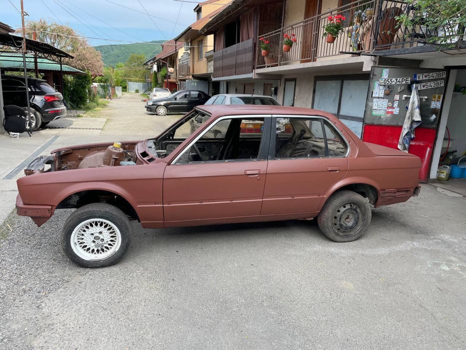 Розборка бмв е28е30,е34великий вибір запчастин