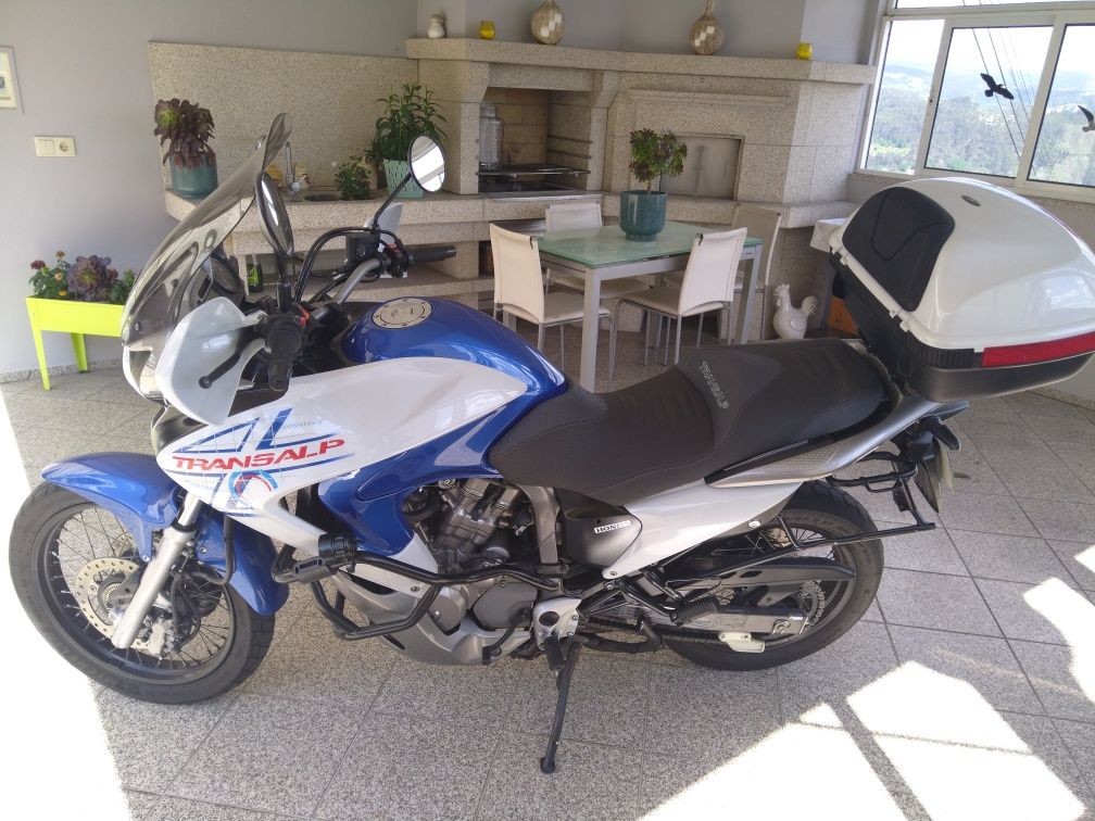 Honda Transalp 700
