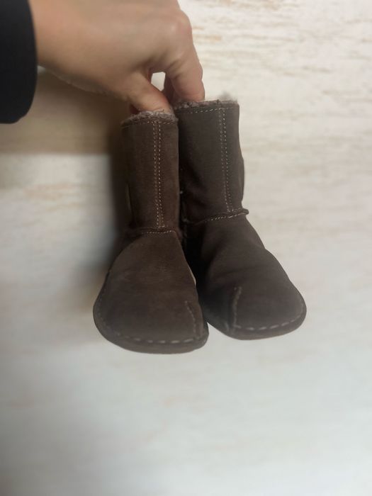 Демисезонные сапожки clarks 7 размер( 24)