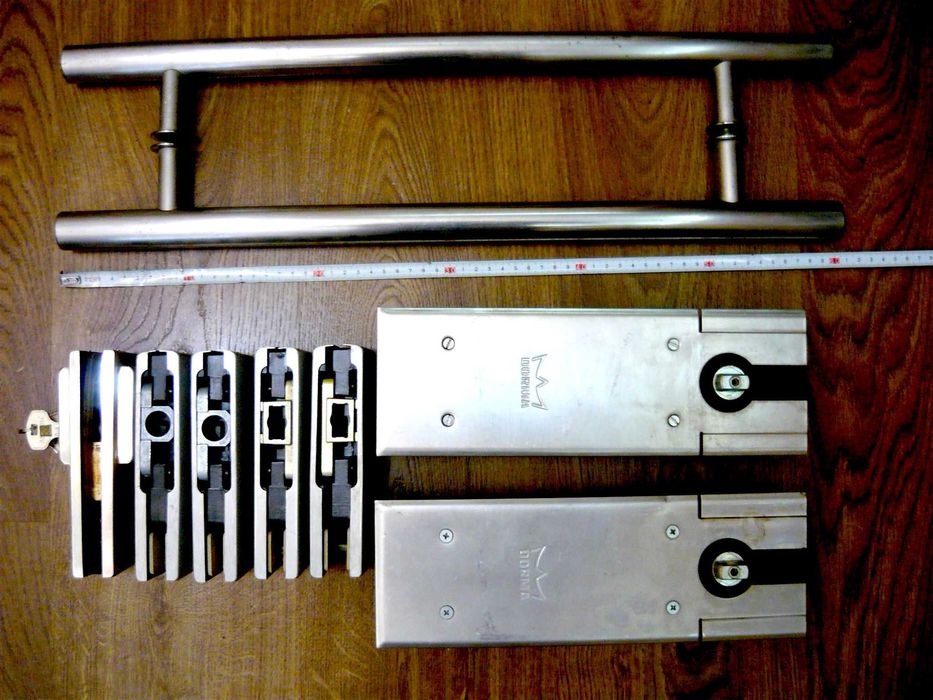 Ручка, фурнитура для стеклянных дверей за 50% цены.