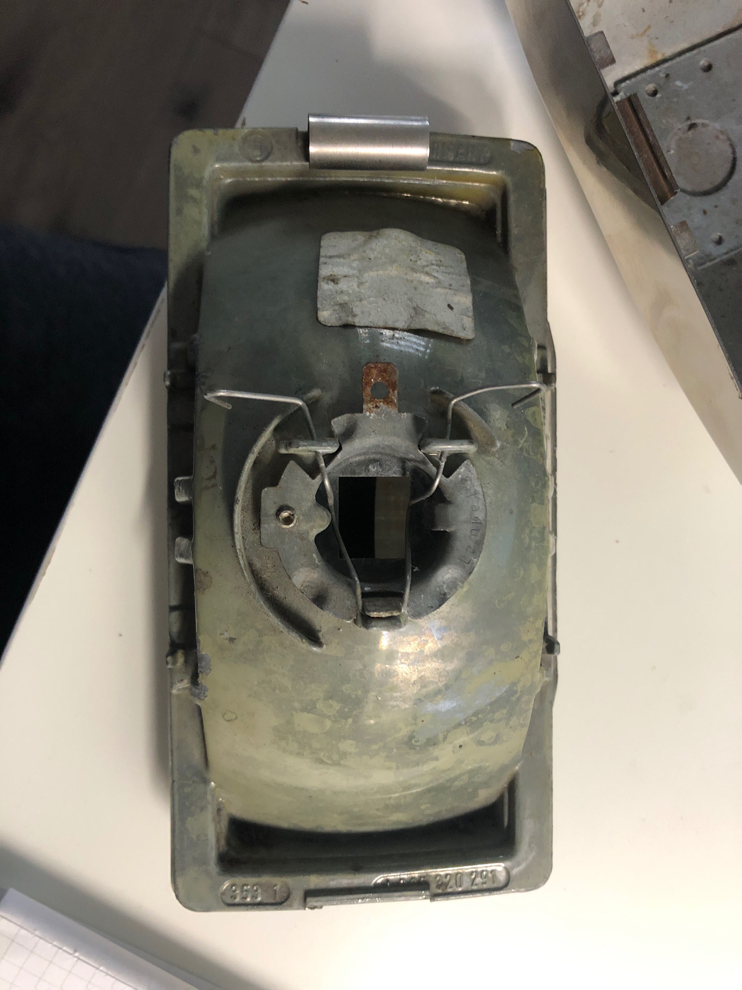 Lampa halogenowa Bosch LE17 13G