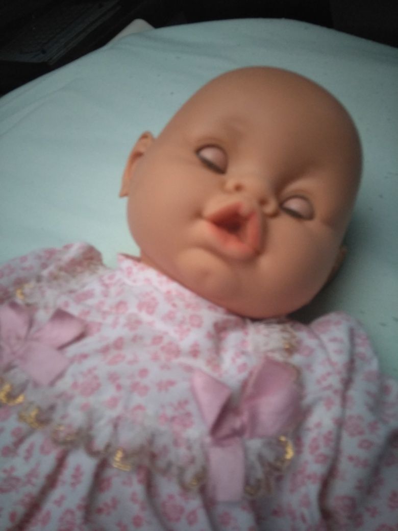 Boneca antiga, tipo bebé verdadeiro
