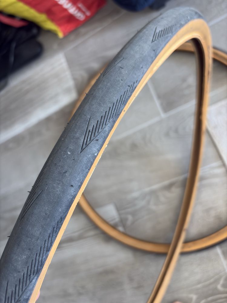 Pneus de estrada Schwalbe S-One – Ótimo estado