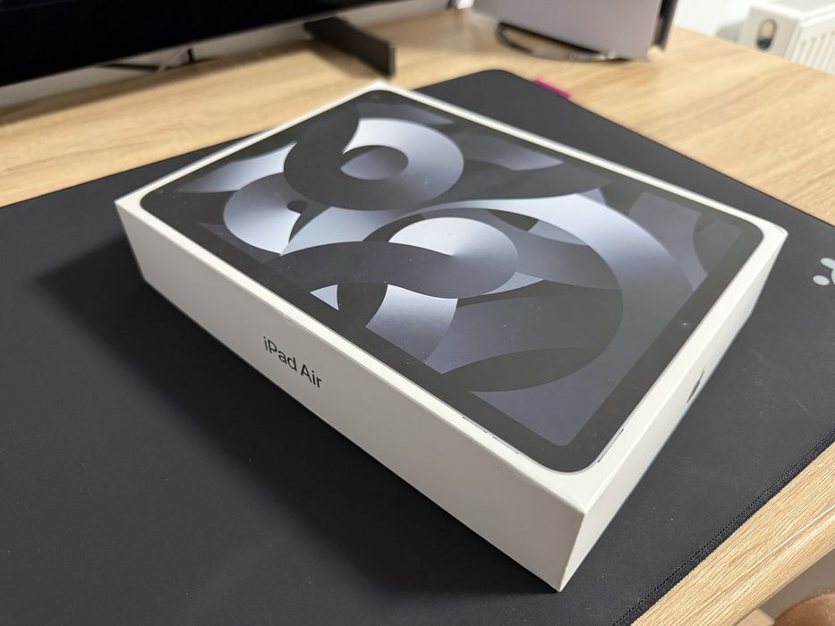 Плншет iPad Air (5th generation)