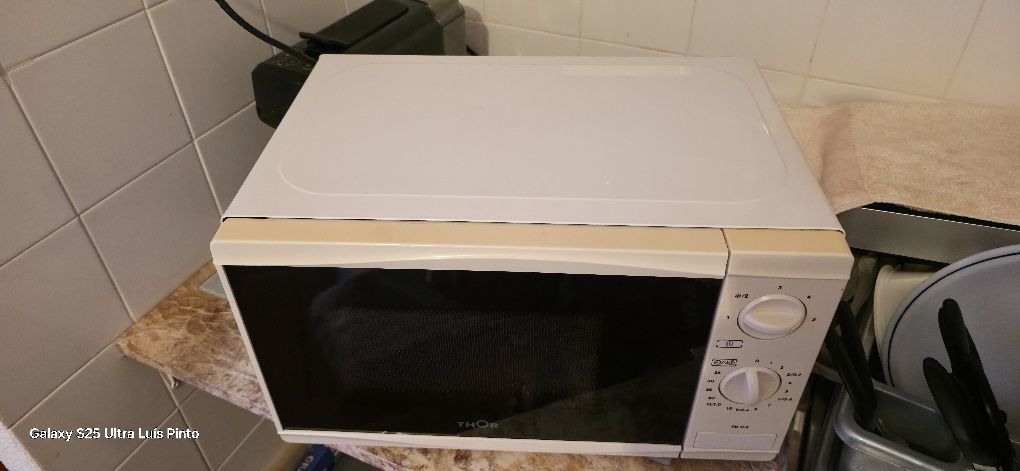 Vendo Microondas Thor a Funcionar Sem Qualquer Problema