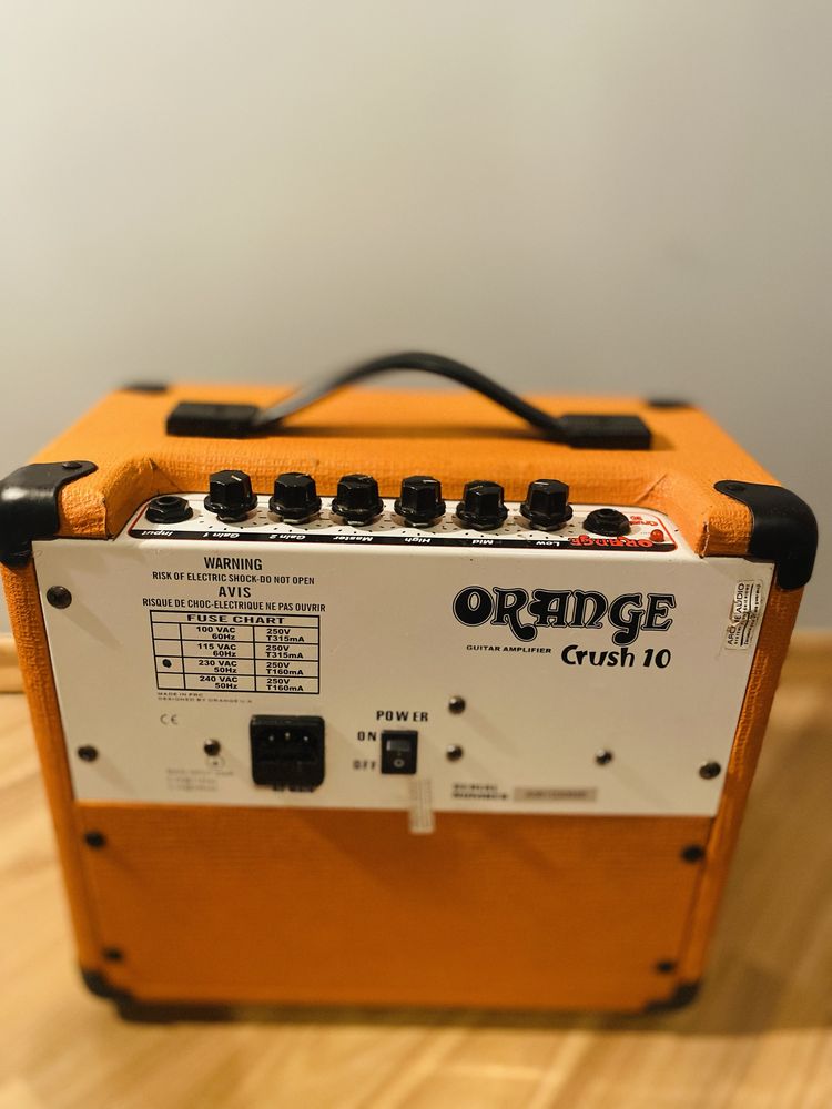 Orange Crush 10 - wzmacniacz do gitary elektrycznej (dwa kable gratis)
