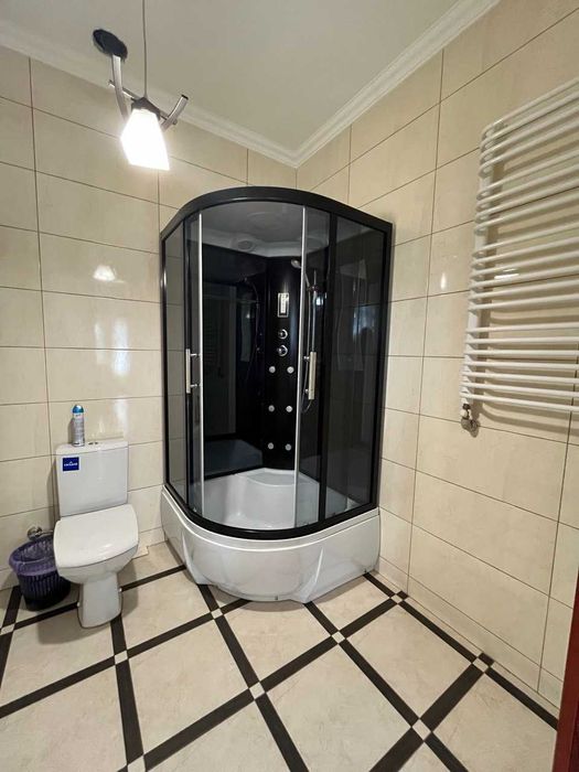 Продається сучасний приватний будинок с. Угринів 252 м2, 10 сот землі