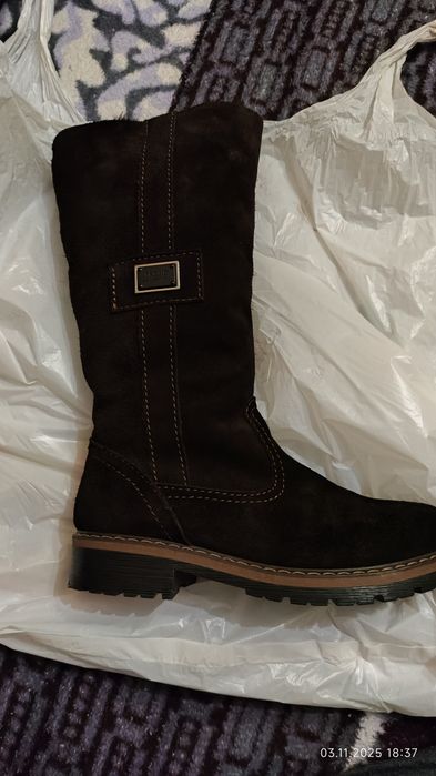 Взуття замшеве зимове жіноче.