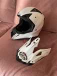 Kask Airoh AVIATOR 2.2 Biały