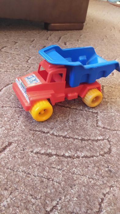 Дитяча іграшкова якісна машинка самоскид