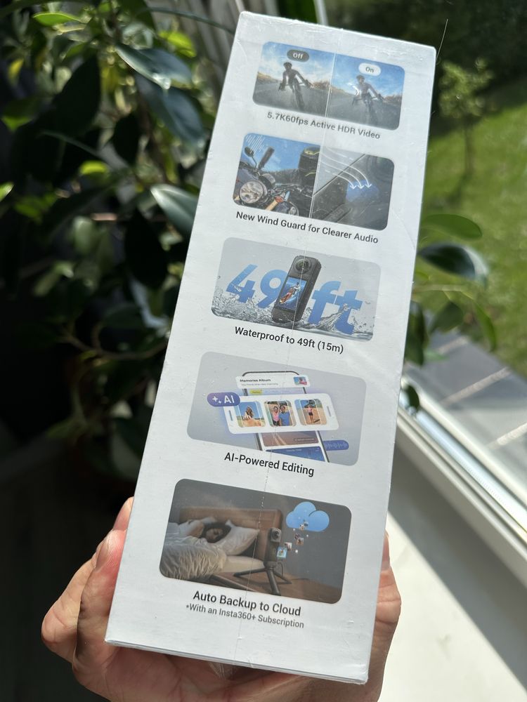 Insta360 X5 Essentials Bundle - Kamera 360° 8K z Akcesoriami