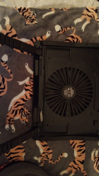 Подставка для ноутбука игровая