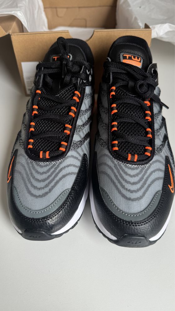 Nike Air Max TW Black/Orange rozmiar 42 wkładka 26.5 cm