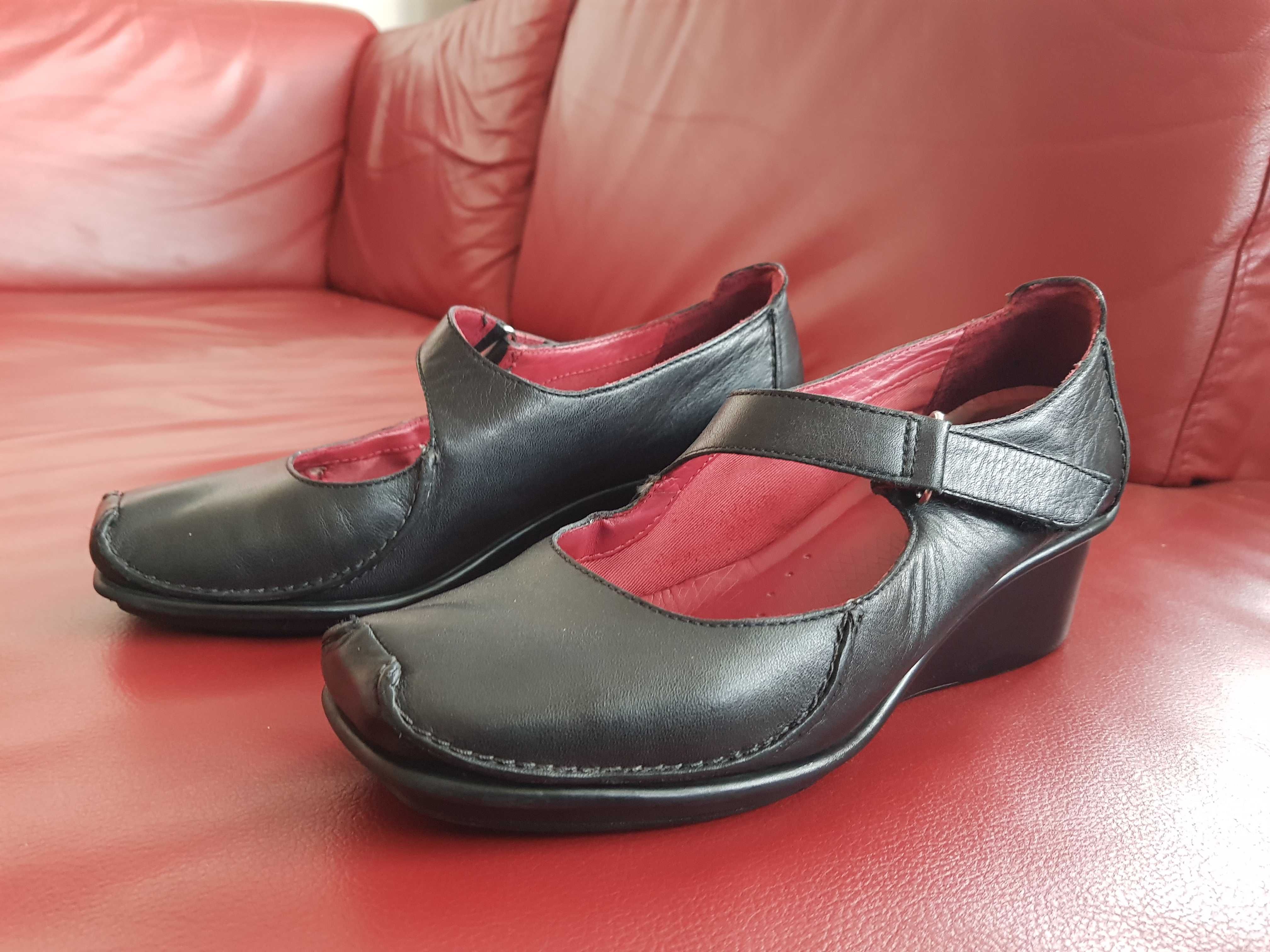Clarks active air czółenka Mary Jane koturn - r. 40 stan bardzo dobry