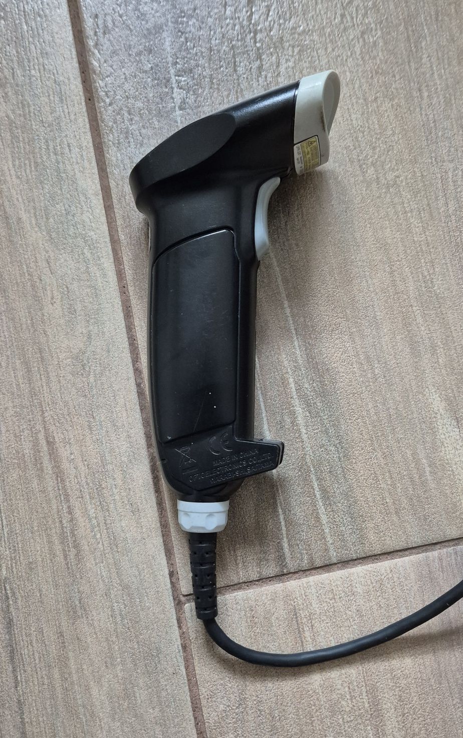 Skaner czytnik kodów kreskowych OPTICON OPR 3201 ze stojakiem.