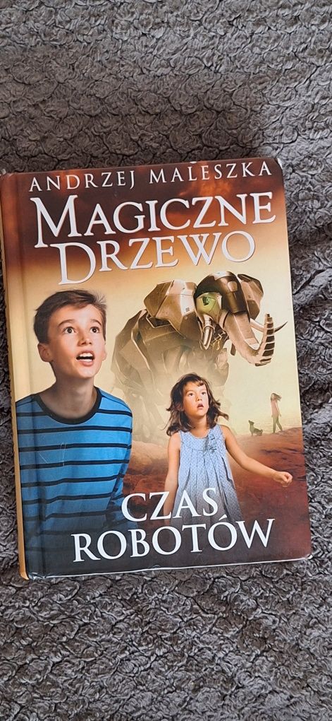 Magiczne drzewo czas robotów