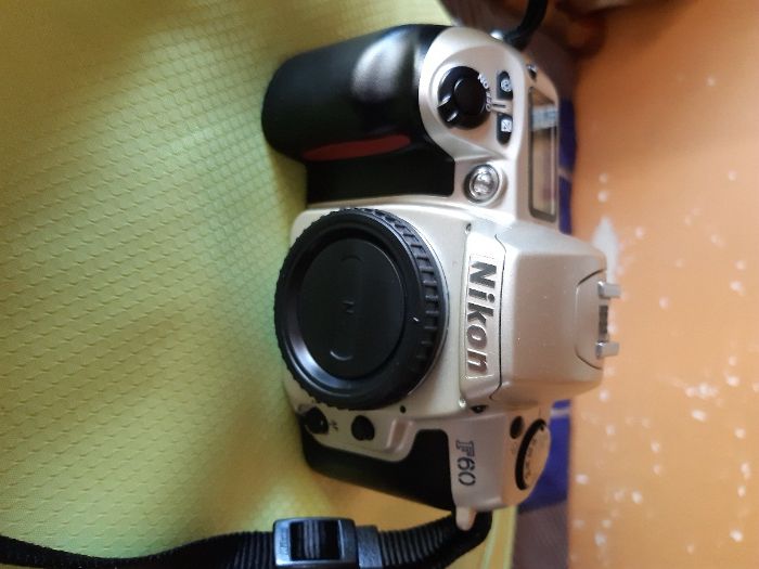 Máquina Fotográfica Analógica F60