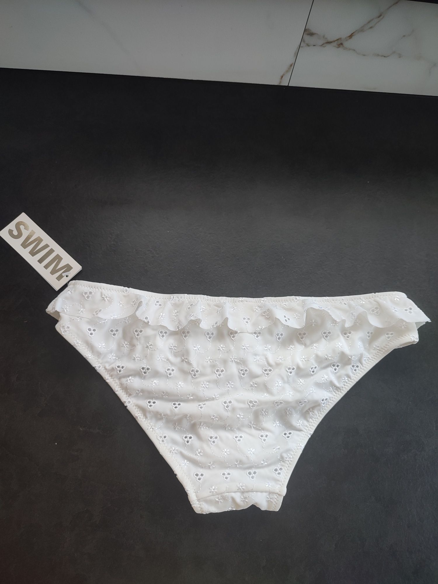 Dół od bikini majtki od stroju białe Cubus M nowe