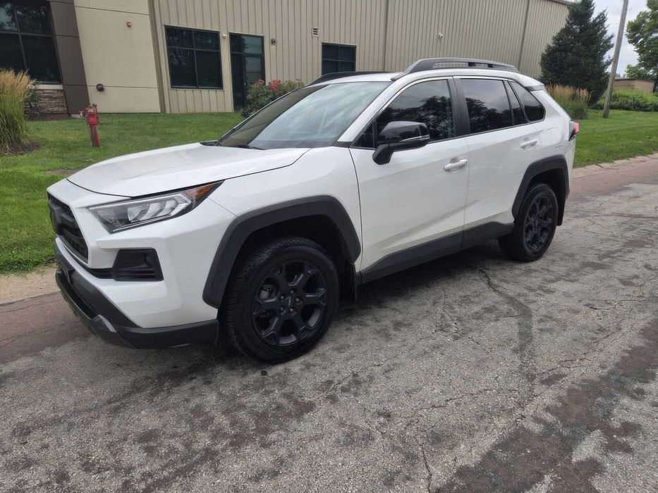 Toyota RAV4      2021
