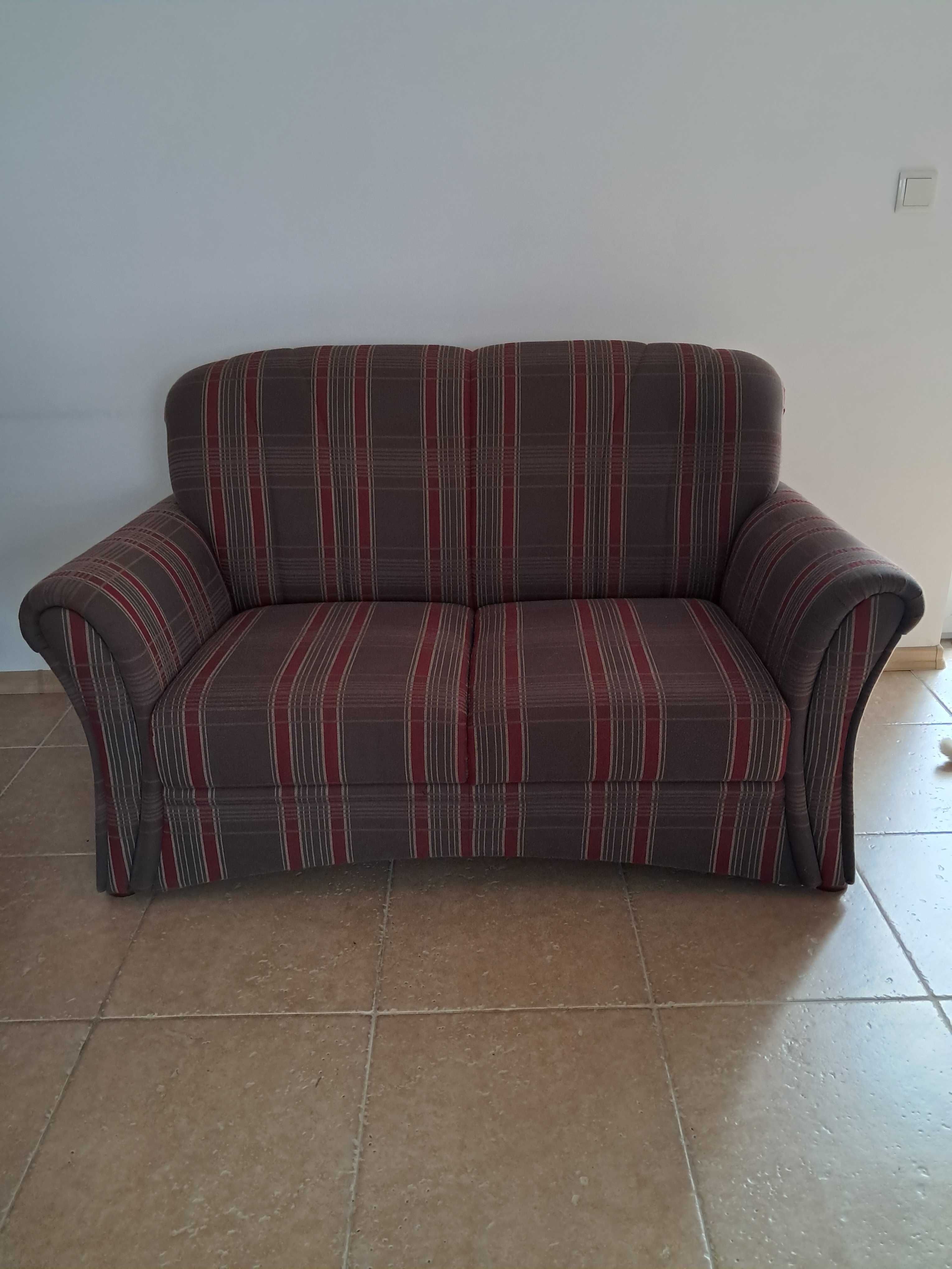 Sofa dwuosobowa nierozkładana