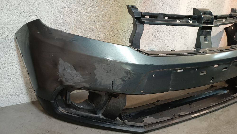Vendo parachoque de frente Dacia Sandero ano 2016/18