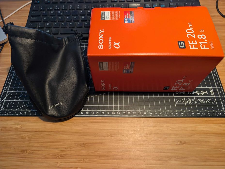 Objectiva Sony 20mm f/1.8 G