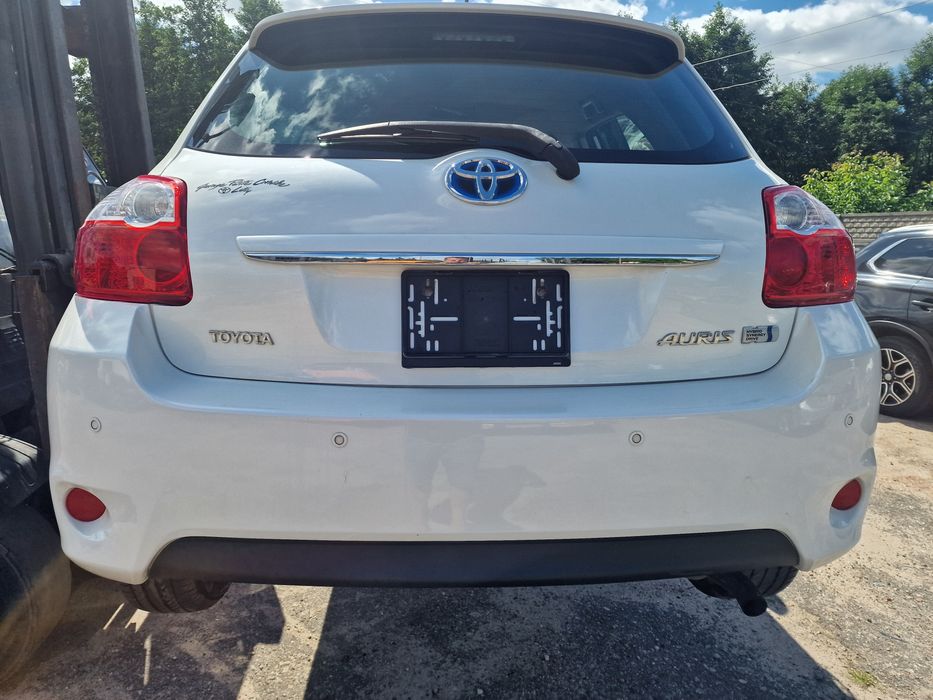 Toyota Auris 1 lift zderzak tylny kompletny PDC Biała perła 070