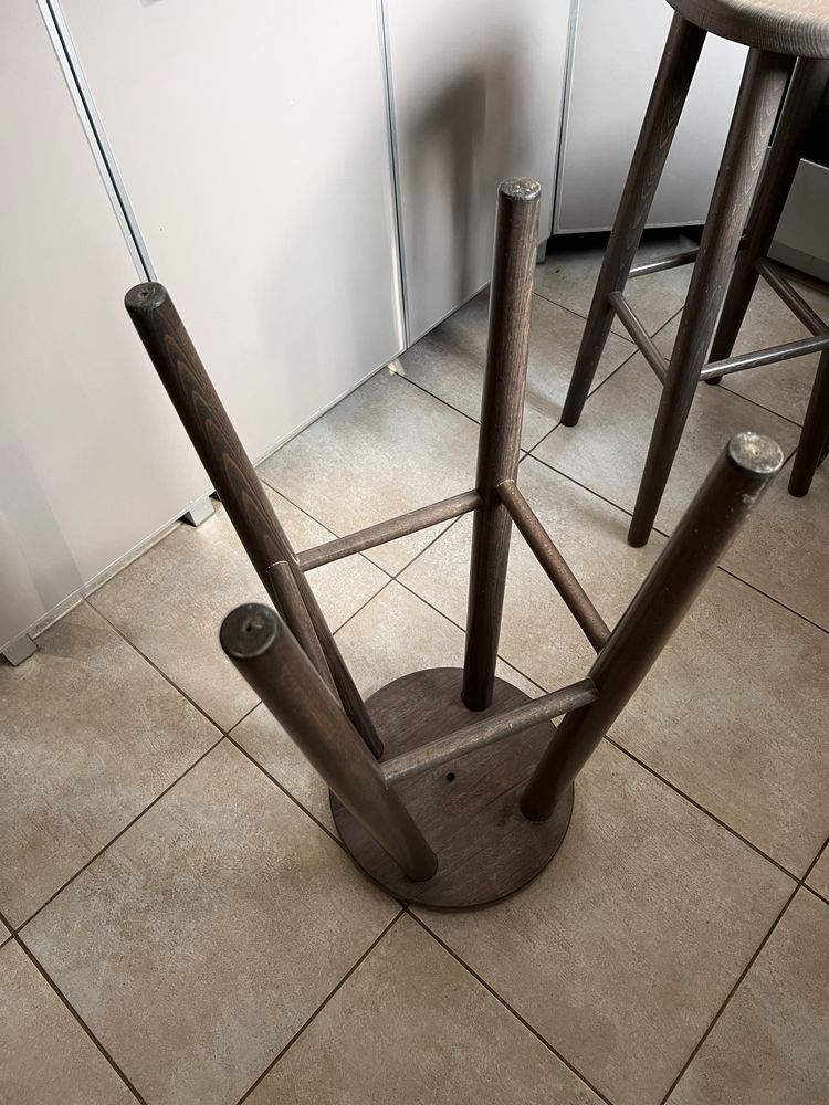 Taboret barowy hoker drewniany szary