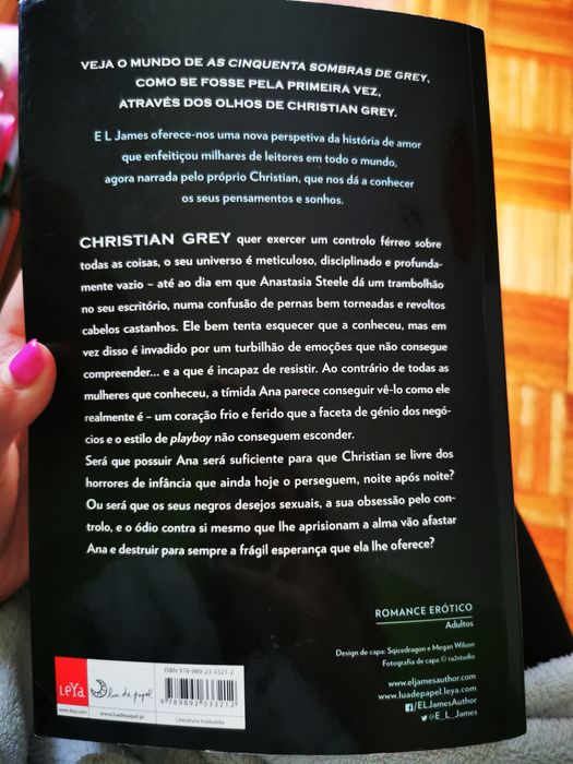 Livro " Grey" El James