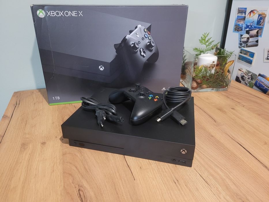 Xbox one X 1TB + kontroler