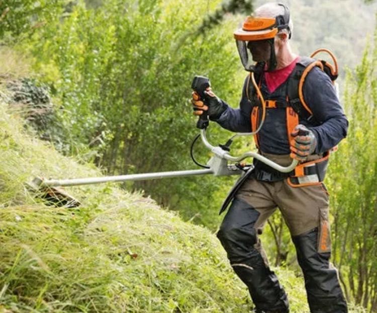 Todo o tipo de serviço de limpeza terrenos