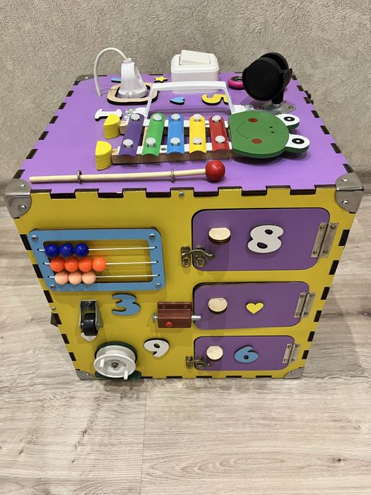 Бізікуб дитячий 30*30*30 розвиваючий бізіборд для дітей куб іграшка