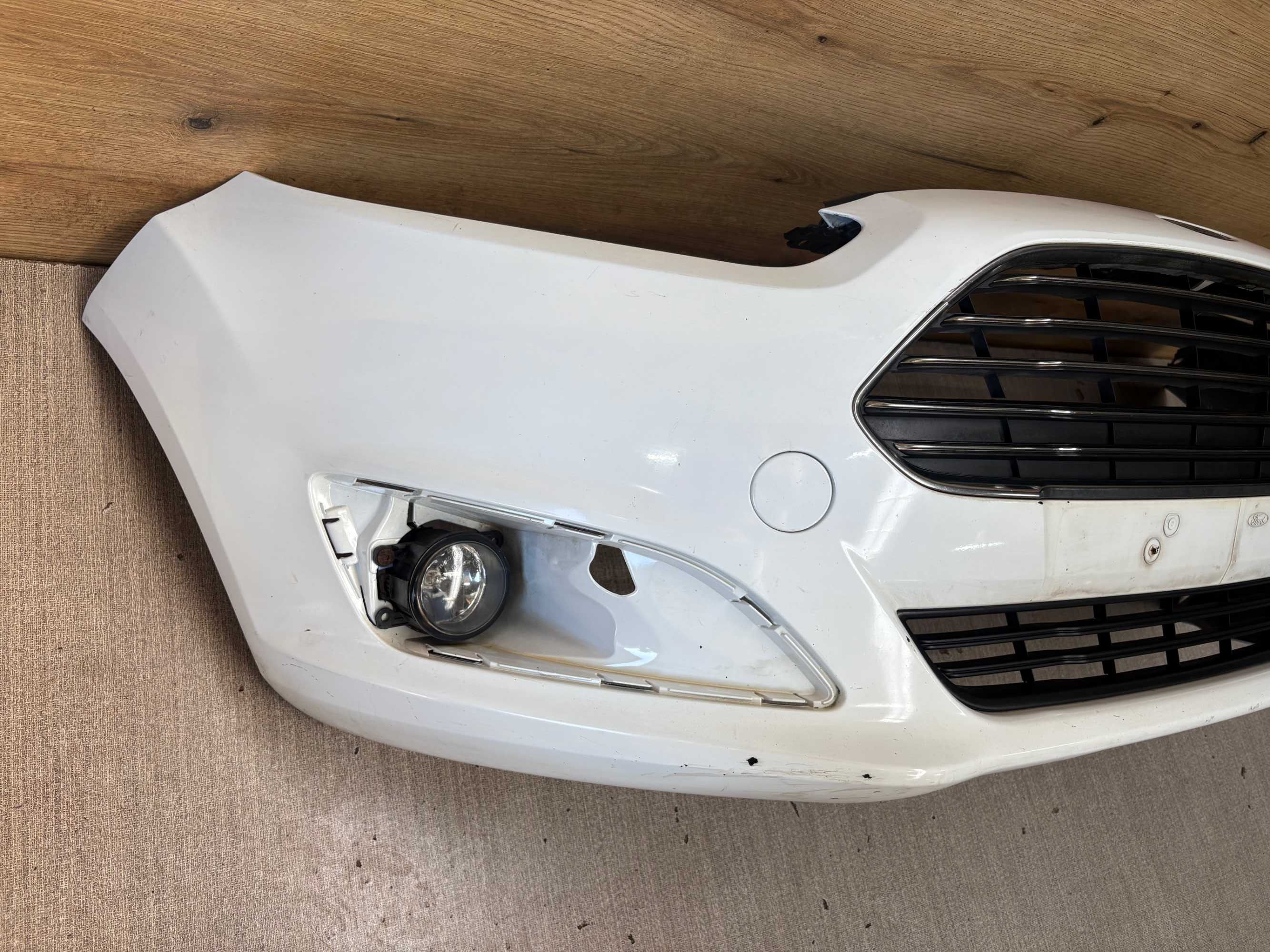 Zderzak przedni ford fiesta mk7 lift kolor hc