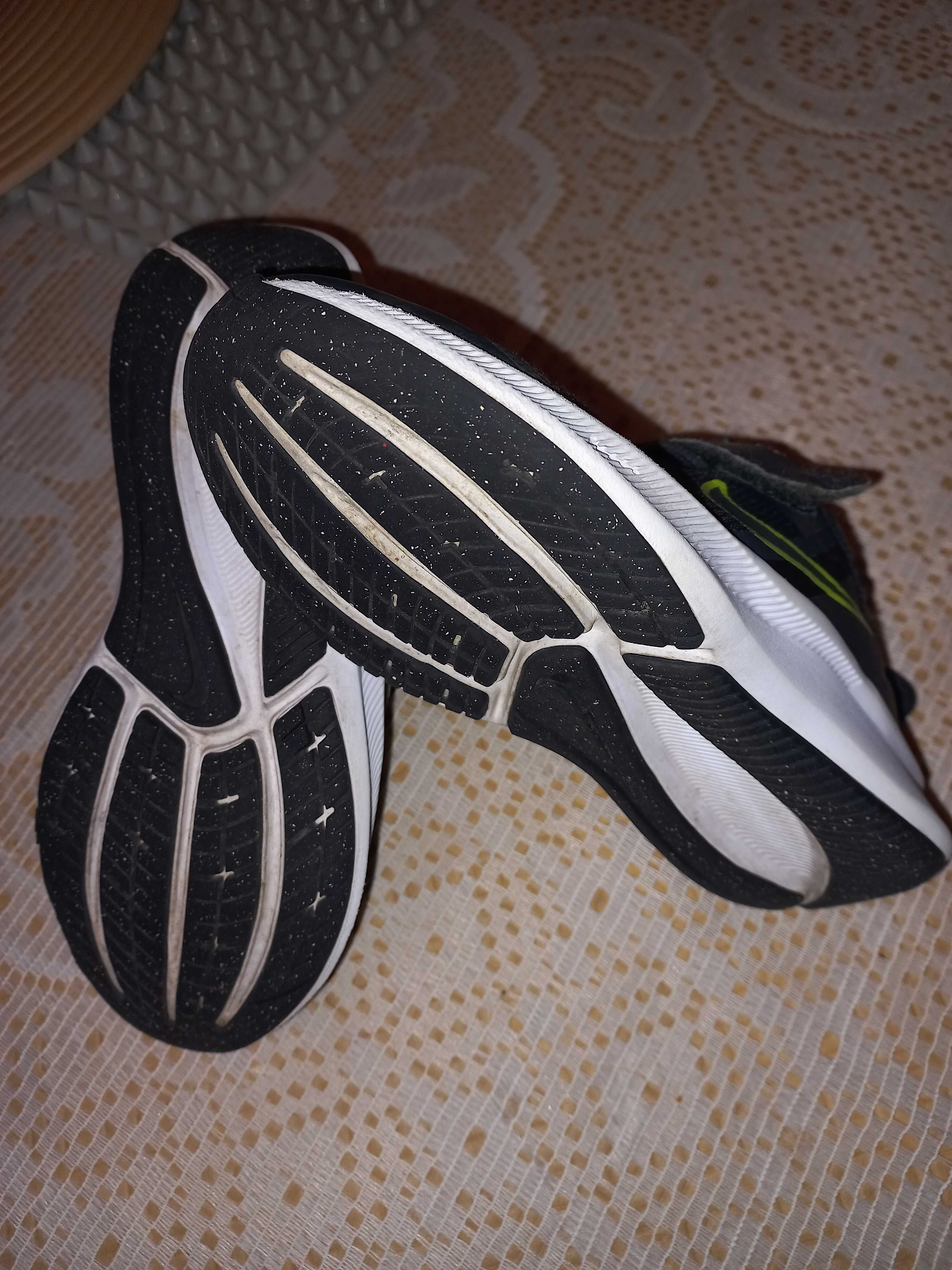 Sapatilhas Nike 30