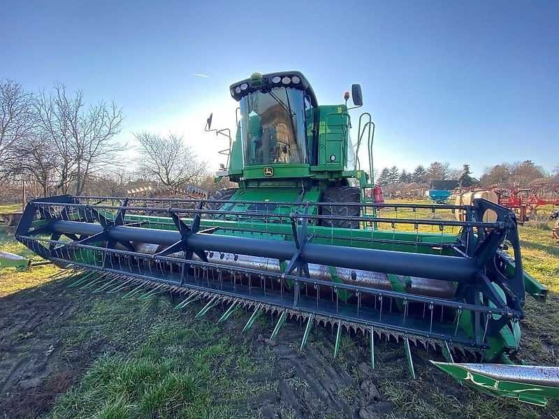 Комбайн John Deere W650