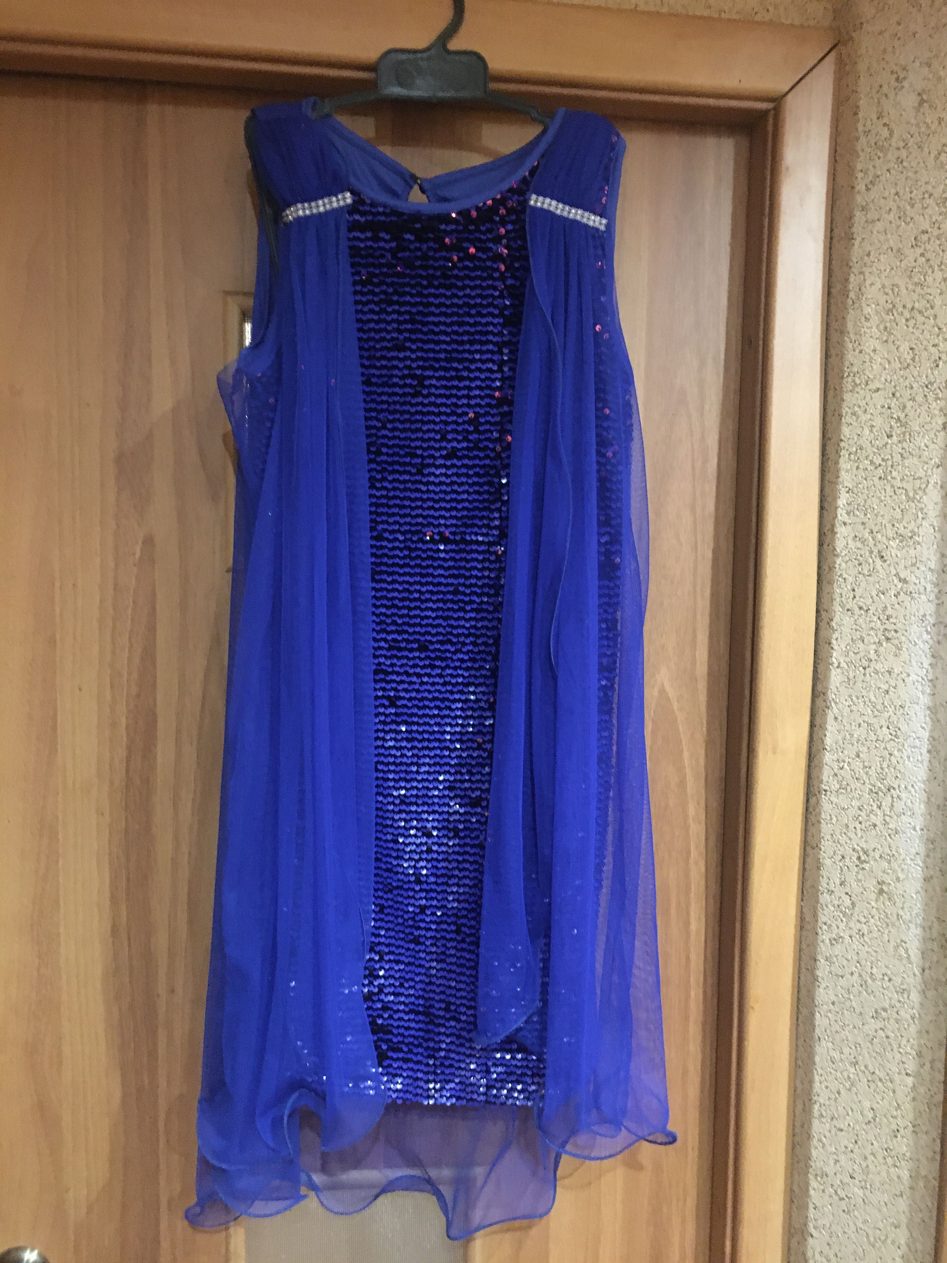 Продам синее платье для девочки