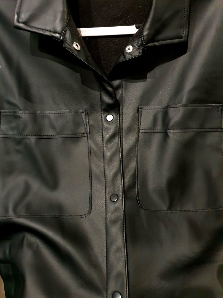 Skórzana koszula z kieszeniami, kurtka koszulowa oversize M/L