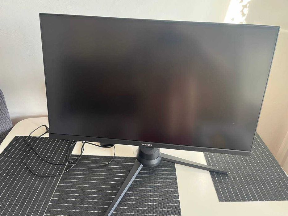 Монітор 27" Samsung Odyssey G3 F27G35TFW 144Hz в чудовому стані