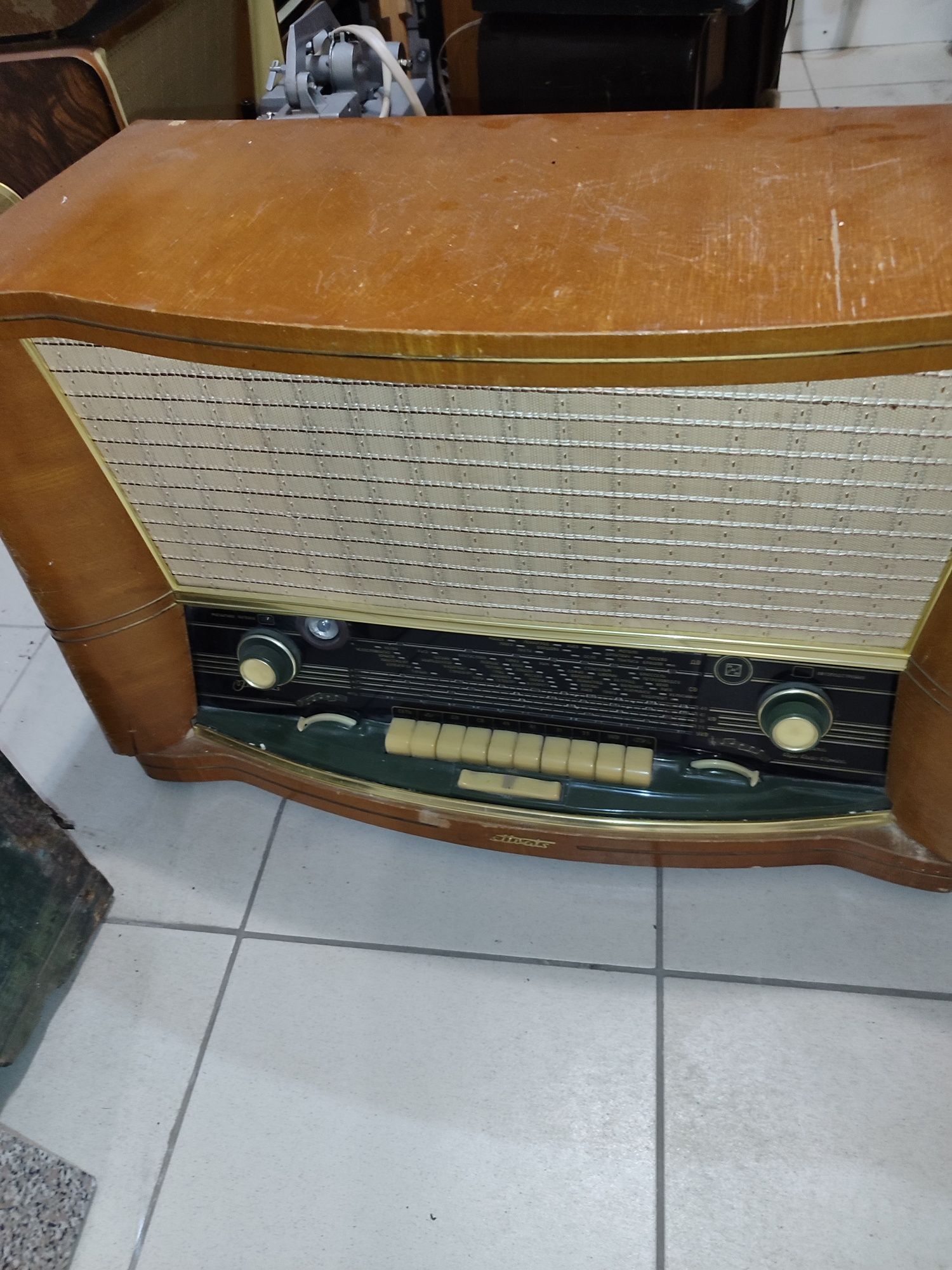 Радіоприймачі радиоприемник ламповий часів СРСР