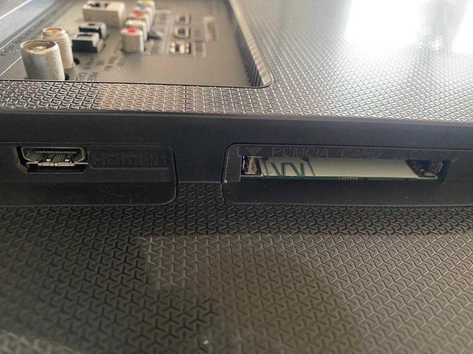 Televisão com 49", 4K, 2016