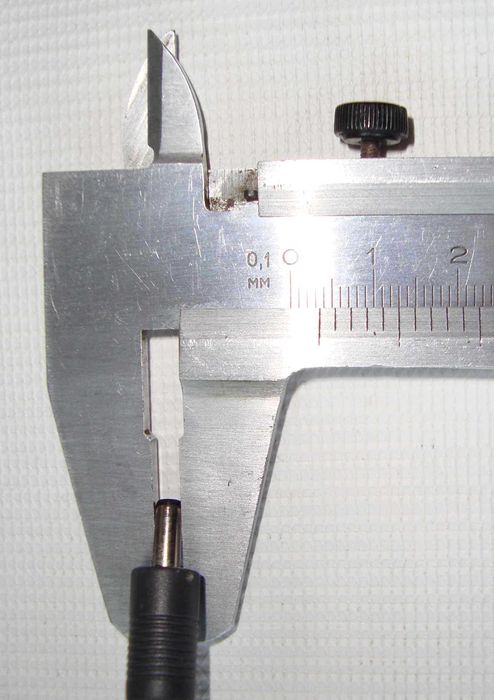 Автоадаптер к FM трансмиттеру Belkin Tunecast II  12В 0.5А 3.5х1.3 мм.