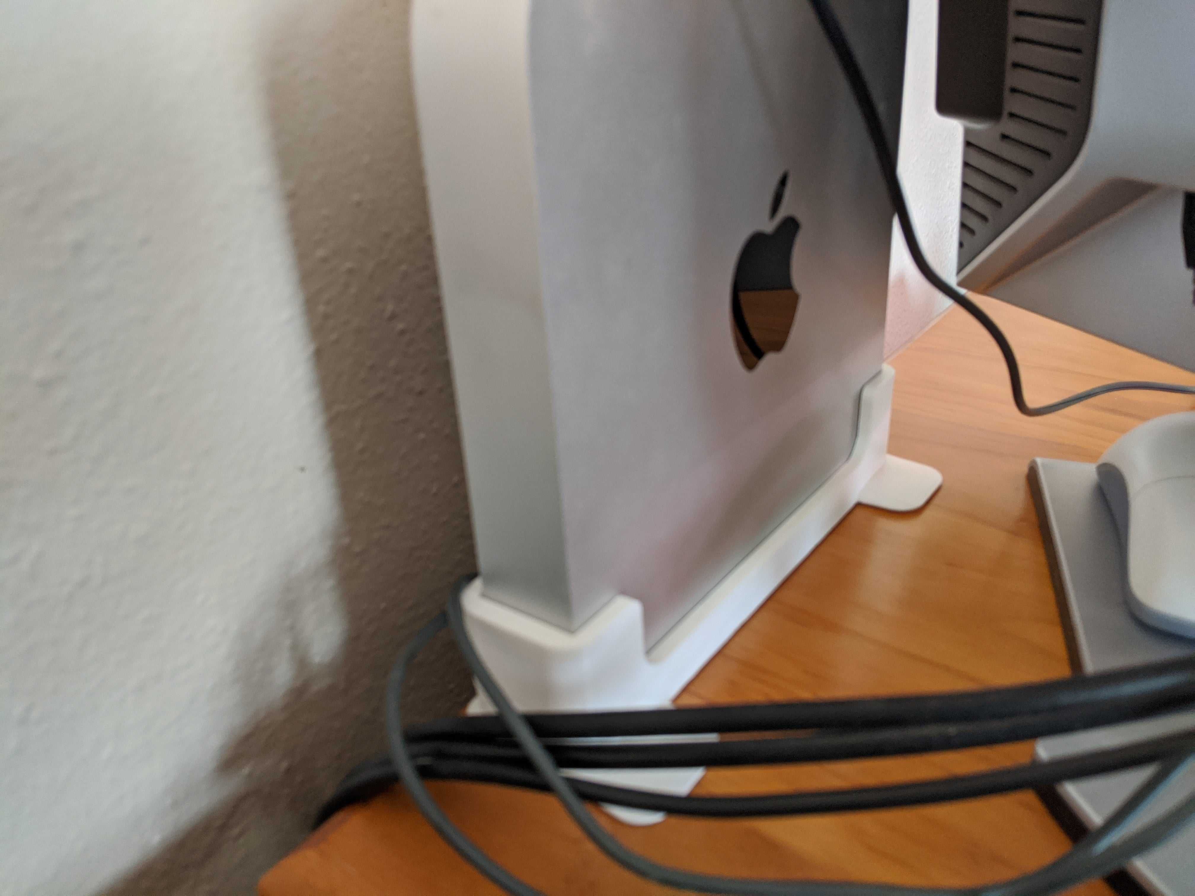 вертикально Mac mini