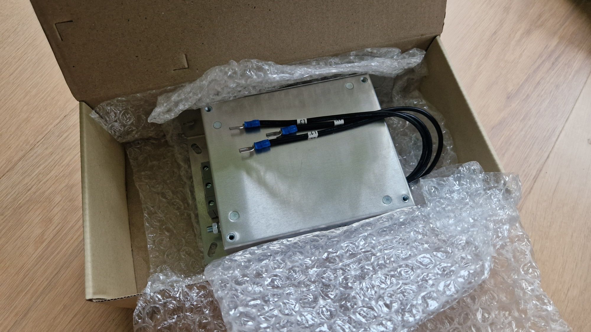Filtr sieciowy RFI 3 fazy 3kW 10A 400VAC AX-FIM3010-SE-V1 Schaffner