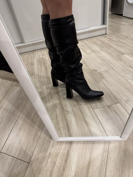 Czarne wysokie kozaki