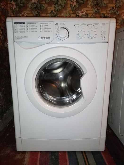 Стиральная машина indesit 5кг б/у